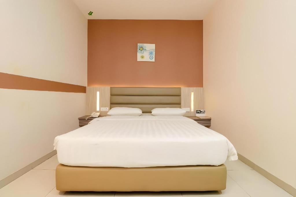 Lovina Inn Batam Center 23/49