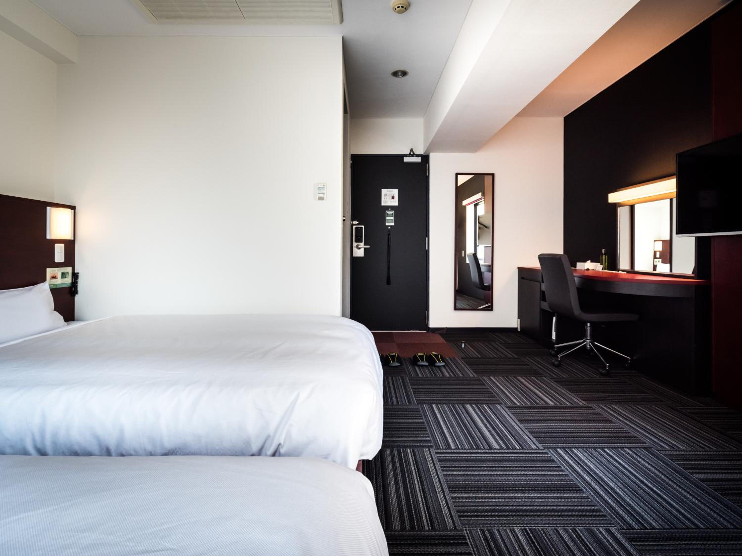 Standard, Twin Beds