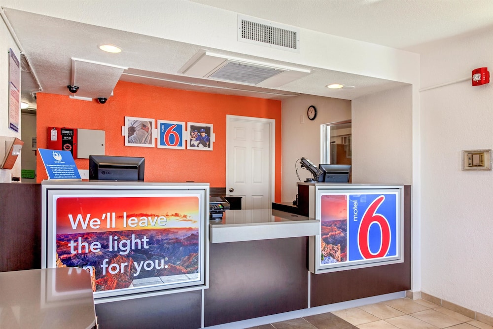Motel6 Phoenix, AZ - North Bell Road 13/46