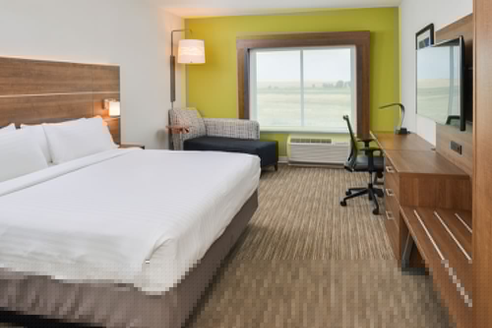 Holiday Inn Express Suites Chadron 18/76