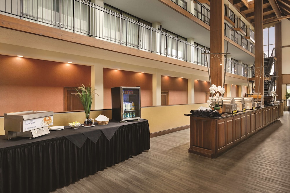 Radisson Hotel Lenexa Overland Park 12/54
