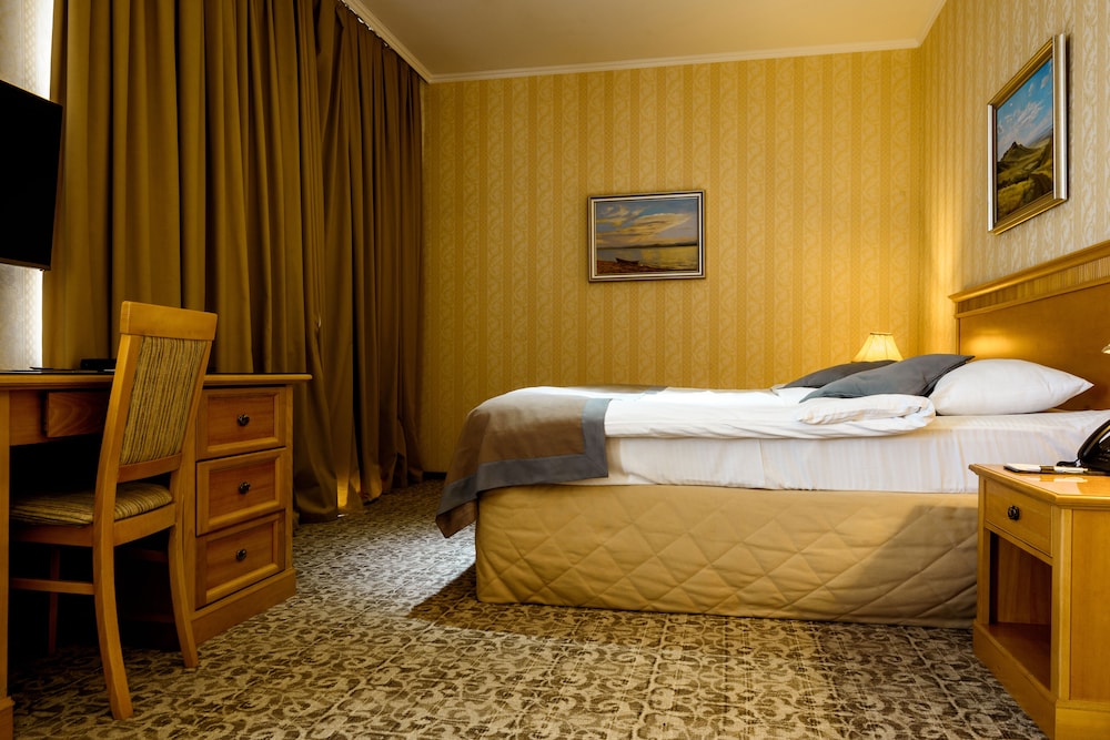 Cosmonaut Hotel 15/50