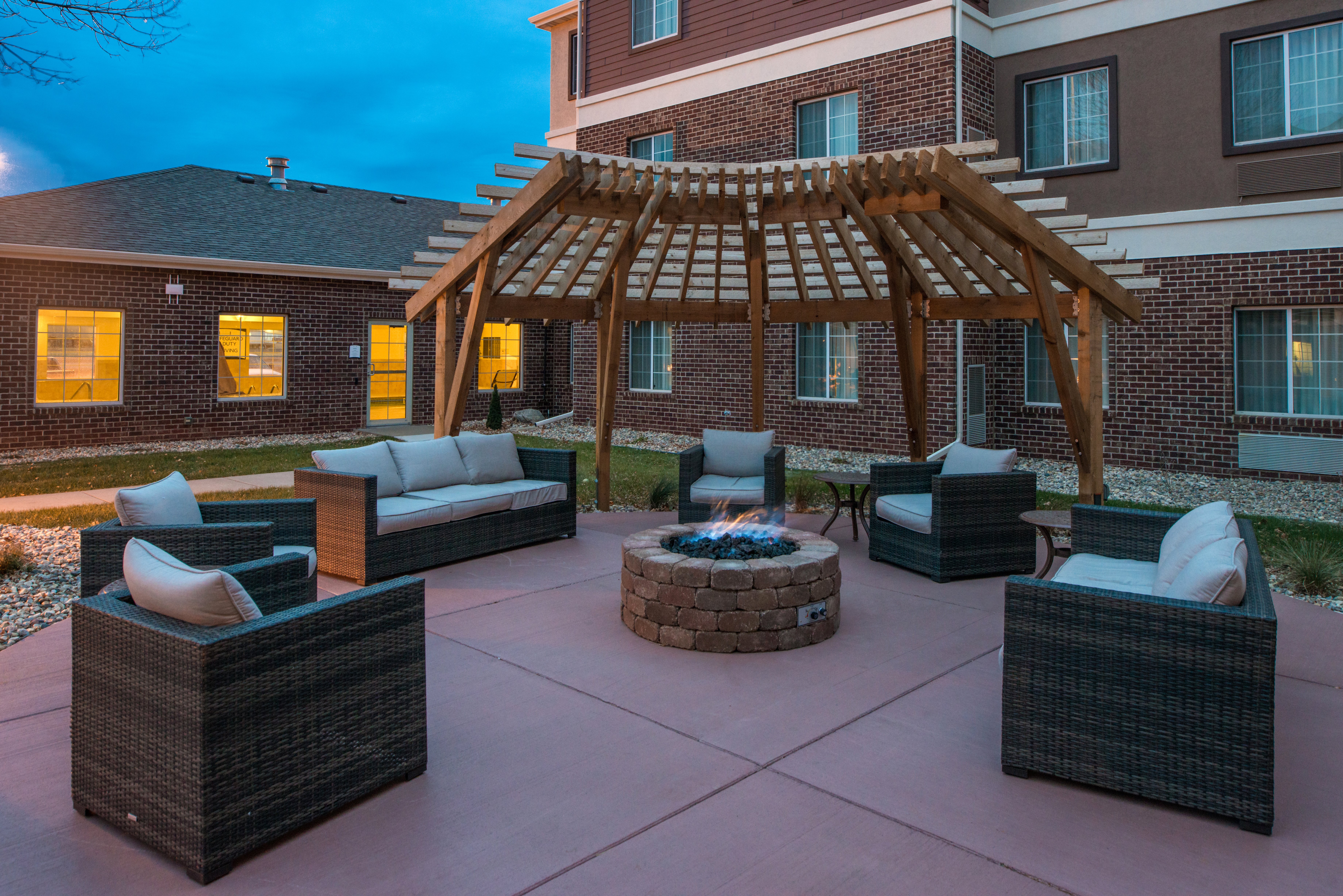 Staybridge Suites Sioux Falls At Empire Mall 28/54