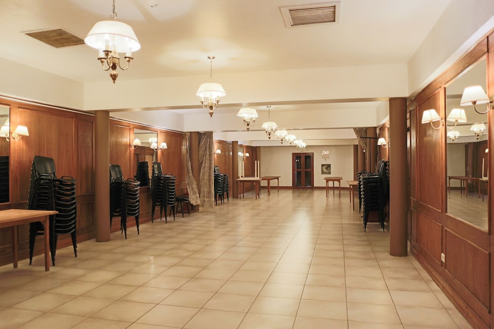 Julio Cesar Hotel 2/36