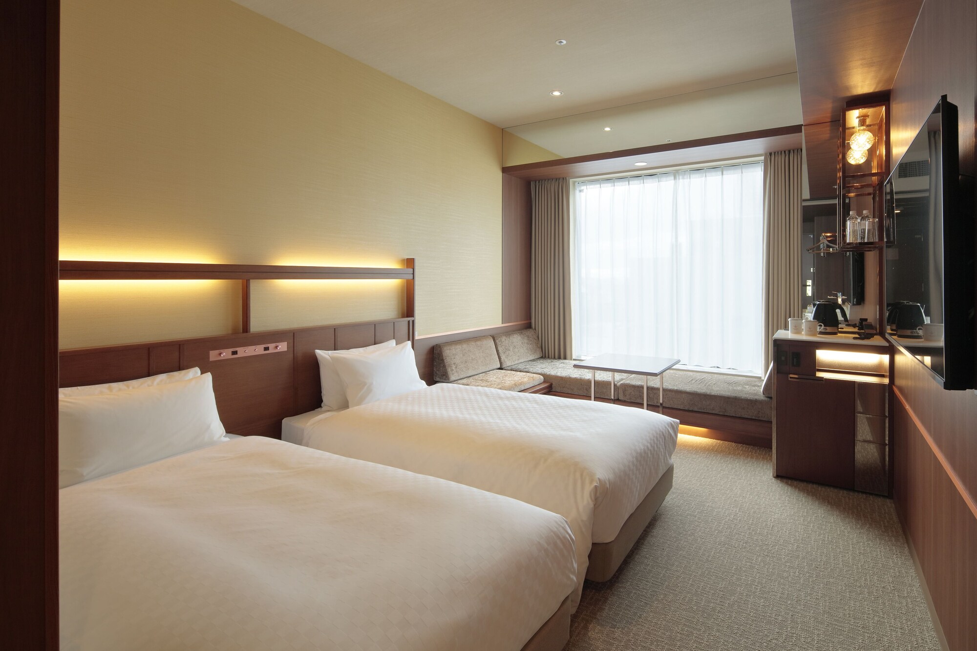ROOM, TWIN BEDS