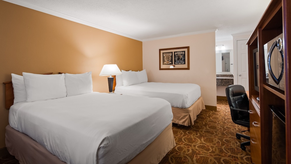 Sturgis Lodge & Suites, Travelodge by Wyndham 12/36