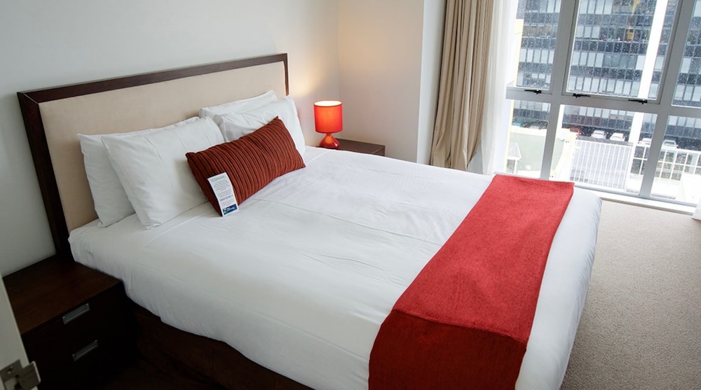 Boulcott Suites 12/70