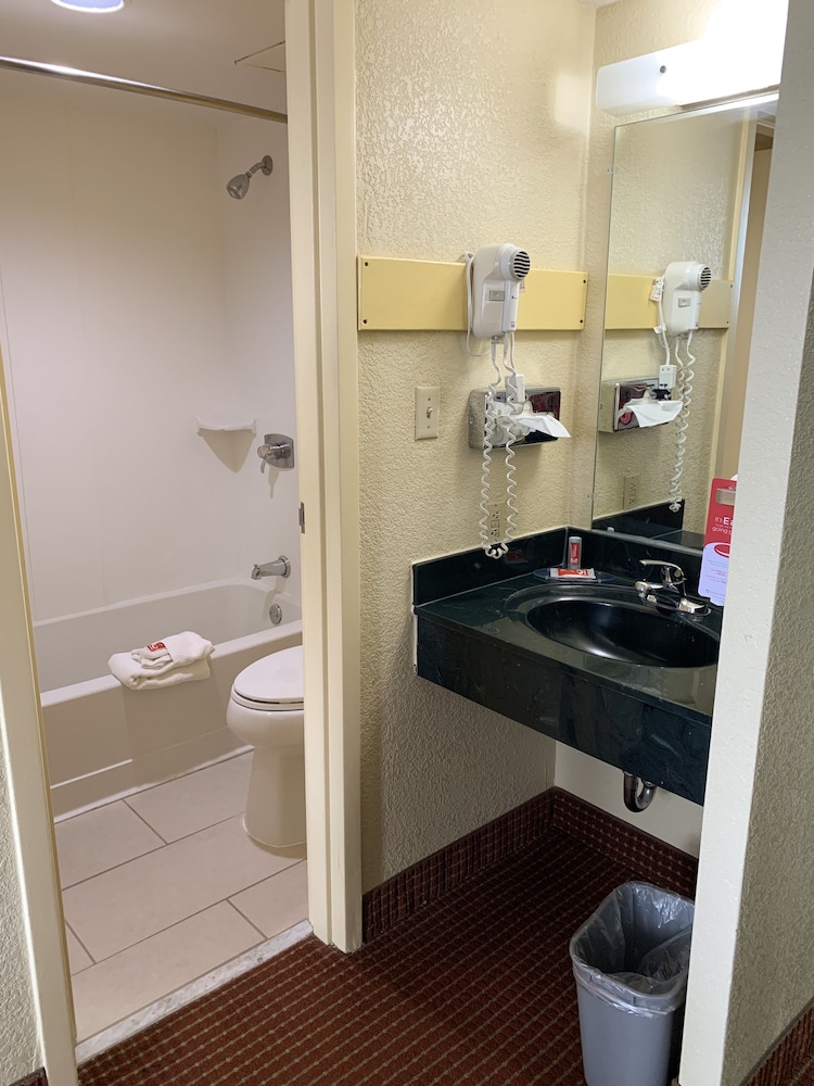 Days Inn by Wyndham Winchester North 21/57