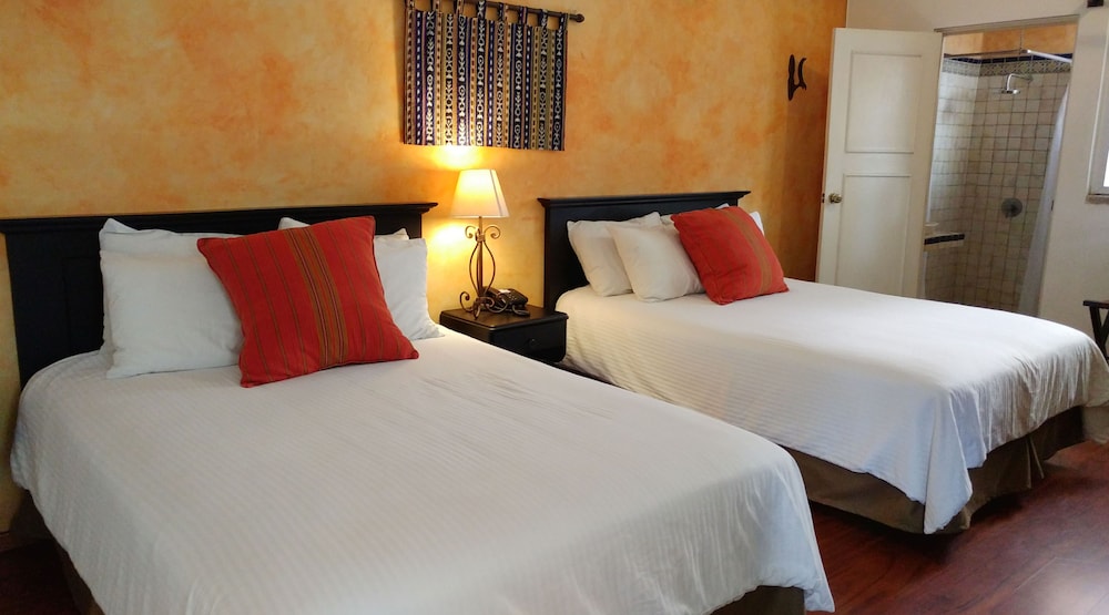 Hotel Ciudad Vieja 8/47