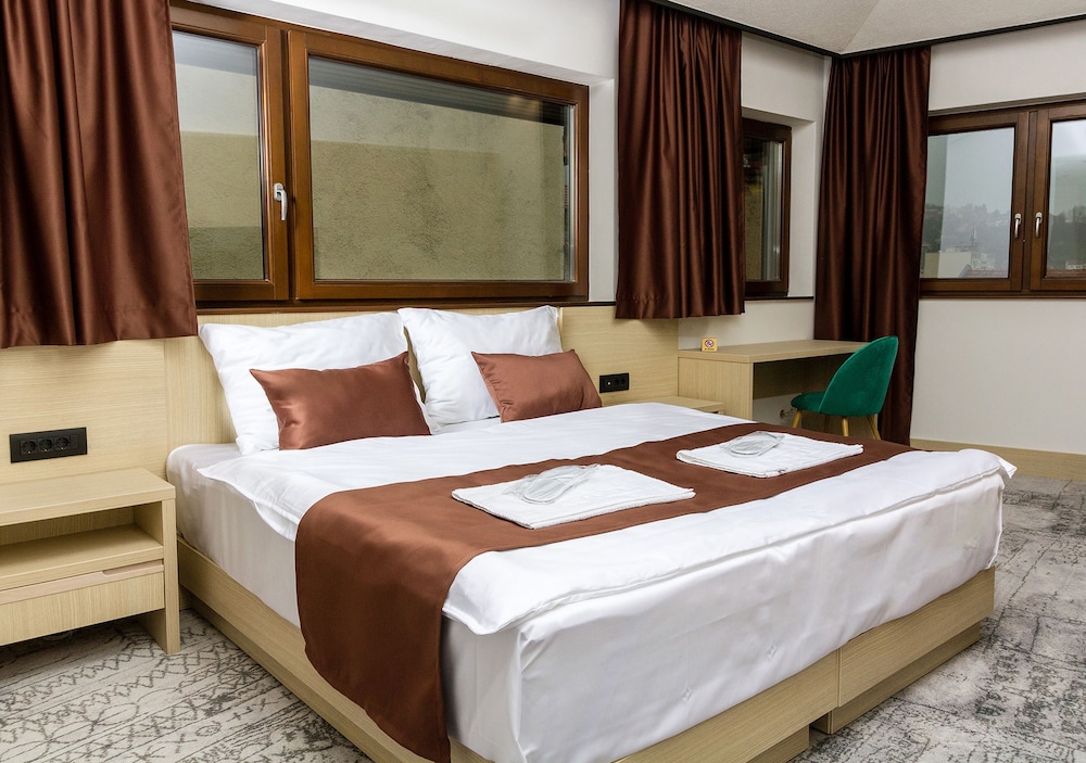 Hotel Boss 15/50