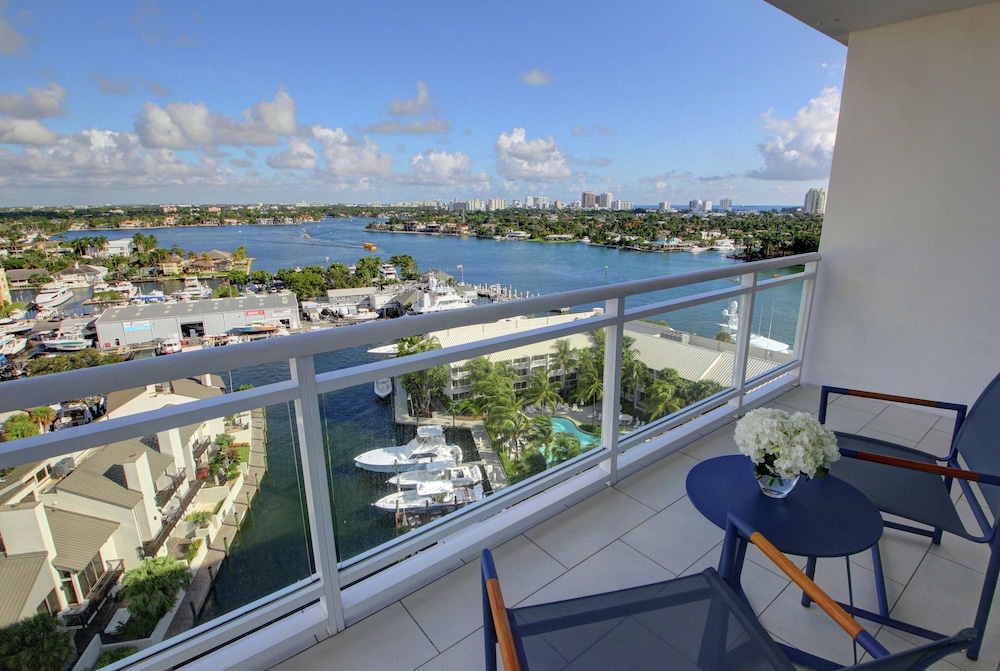 Hilton Fort Lauderdale Marina Hotel 10/74