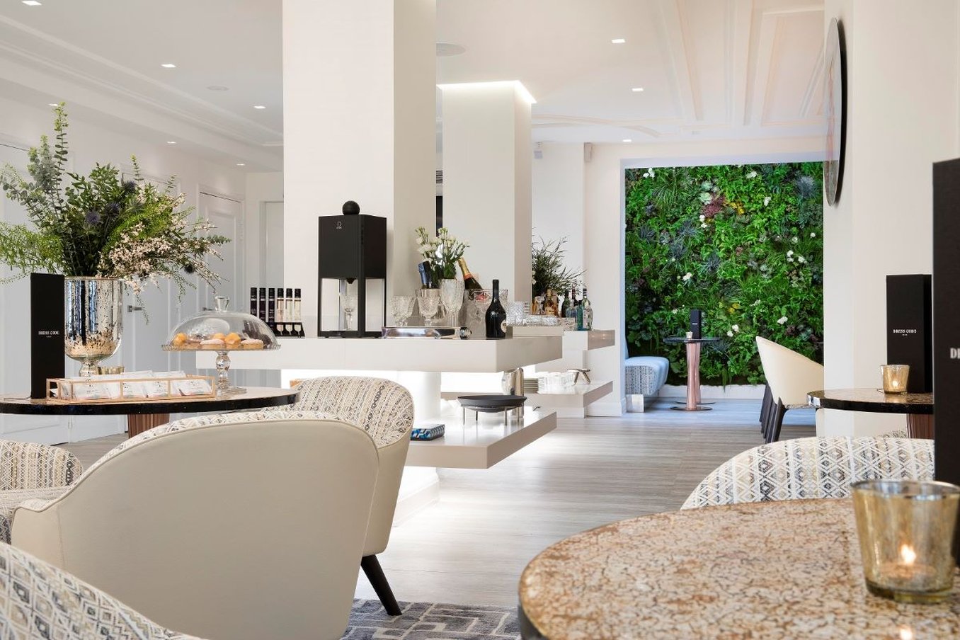 Hotel Dress Code And Spa 46/58