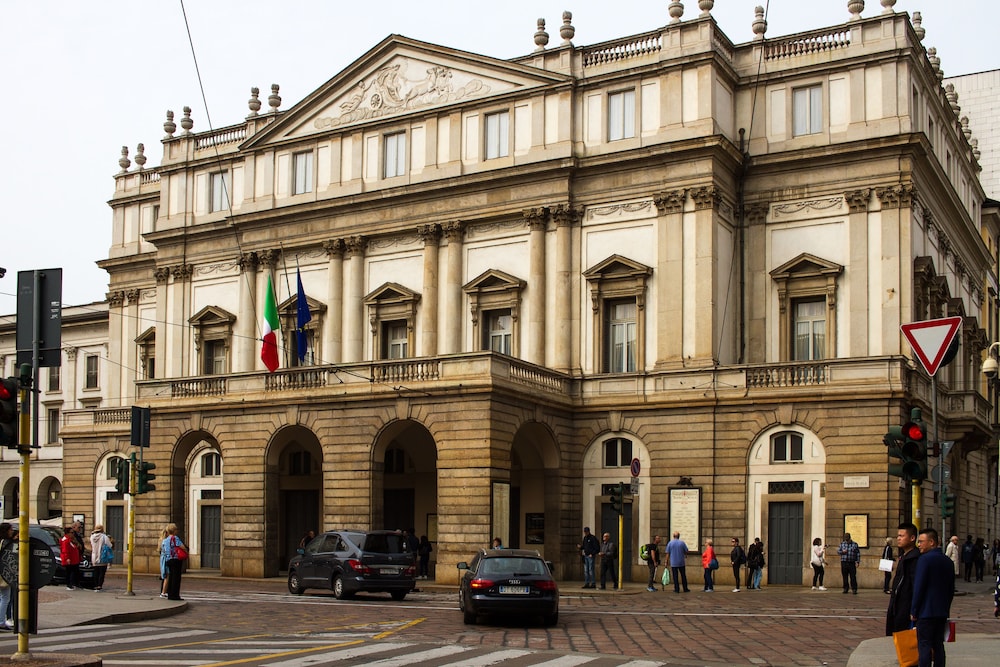 Aiello Rooms - San Babila 56/61