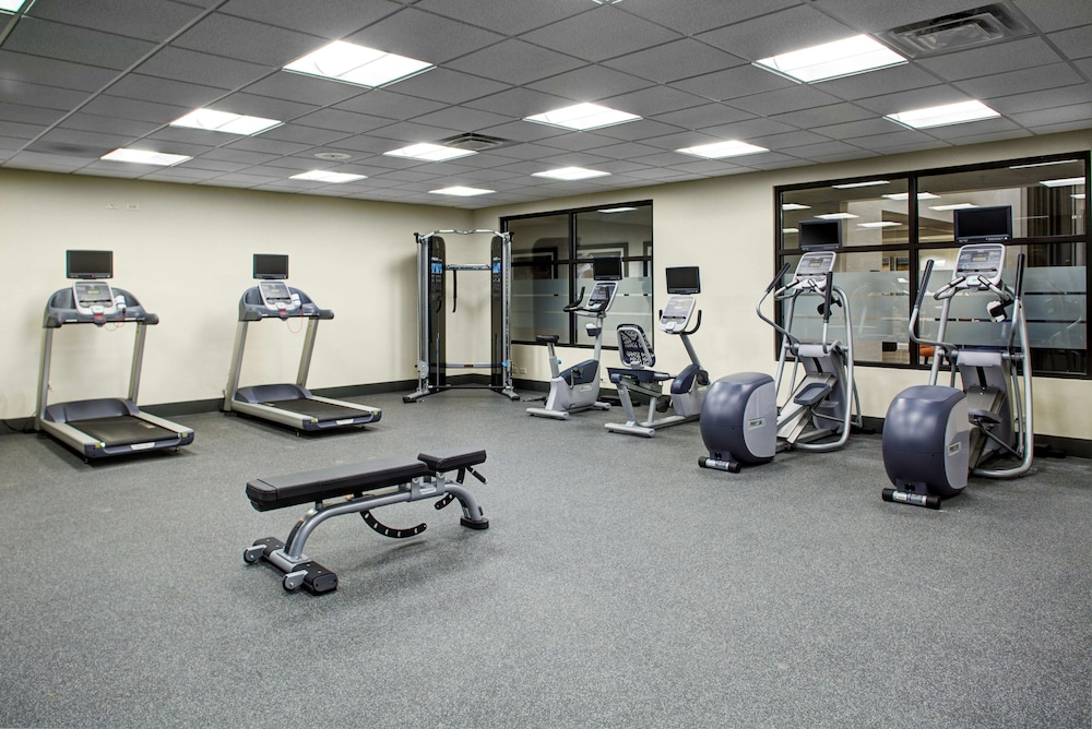 Hampton Inn Suites Pittsburg Ks 21/43