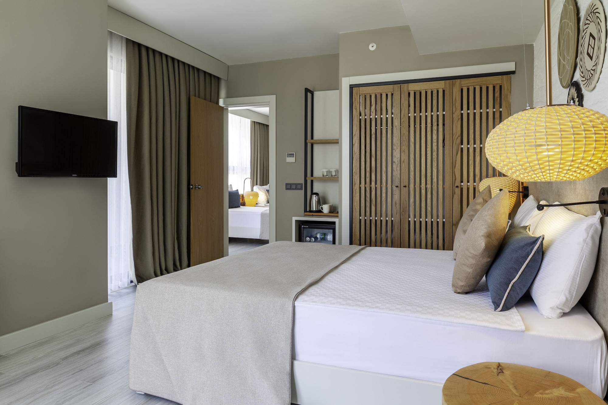 2 Bedrooms, Family, Double and Twin Beds