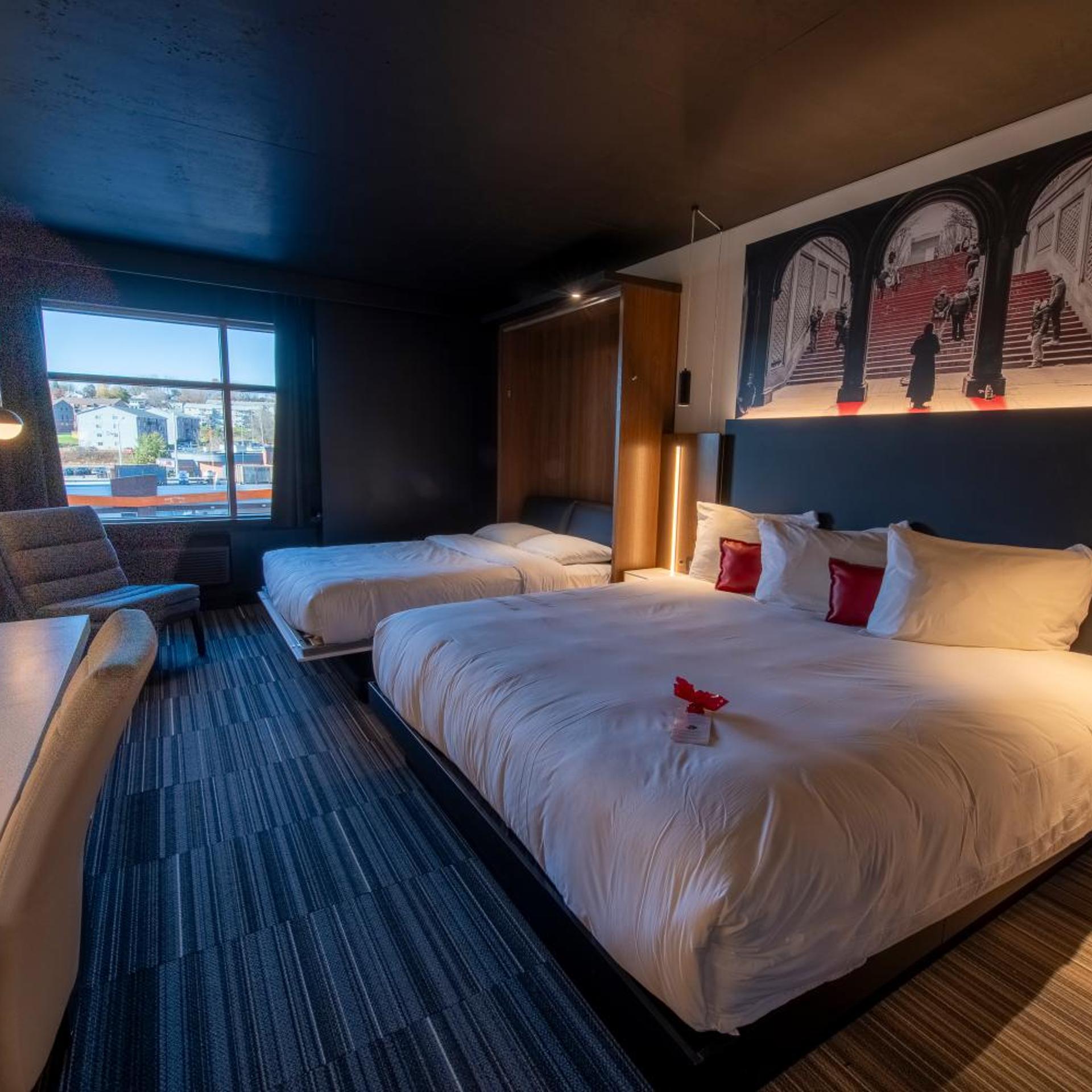 Suite, King Bed