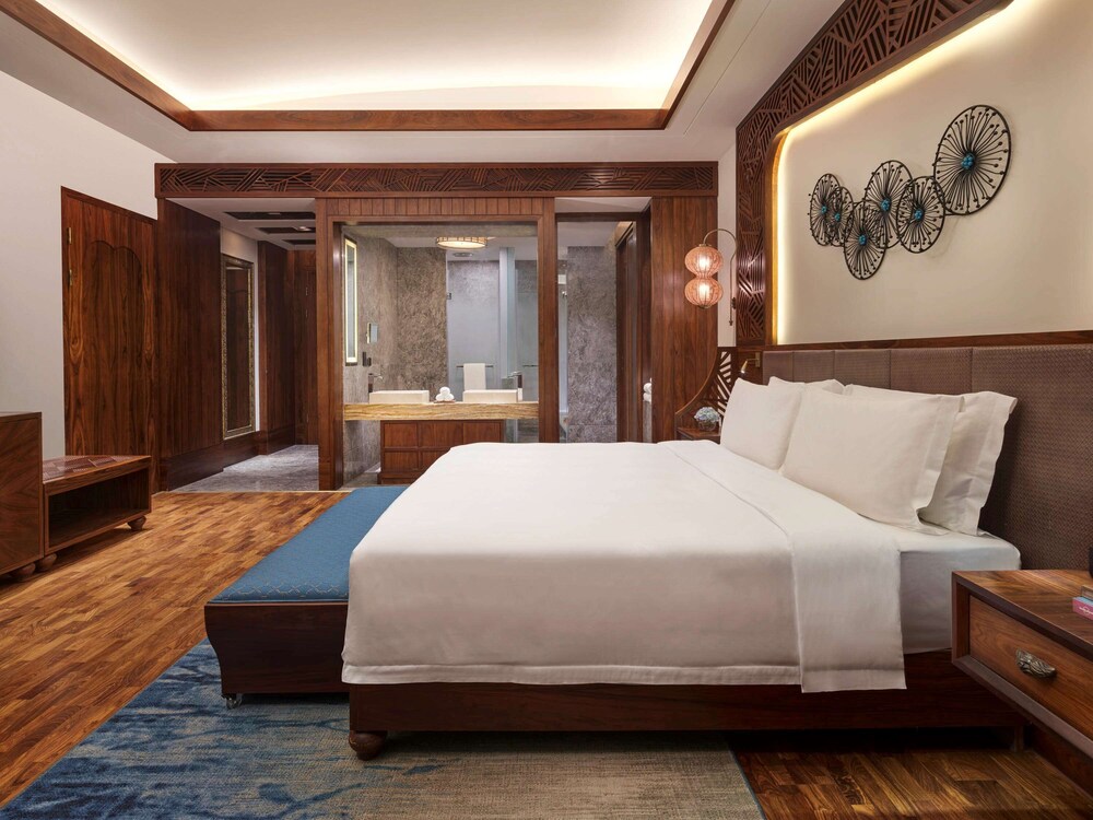 Fairmont, King Bed, Garden View