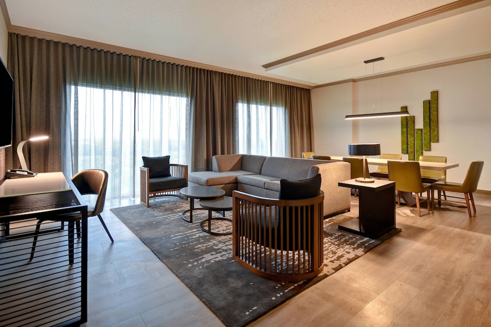 Dallas/Fort Worth Marriott Hotel & Golf Club at Champions Circle 26/33