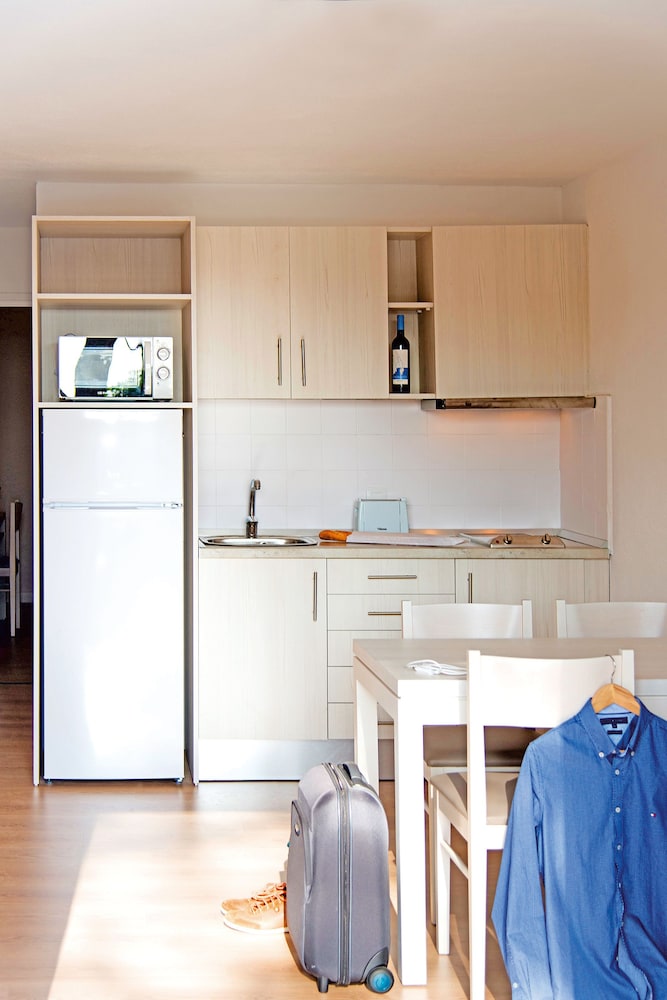Cala Blanca Apartments 9/40