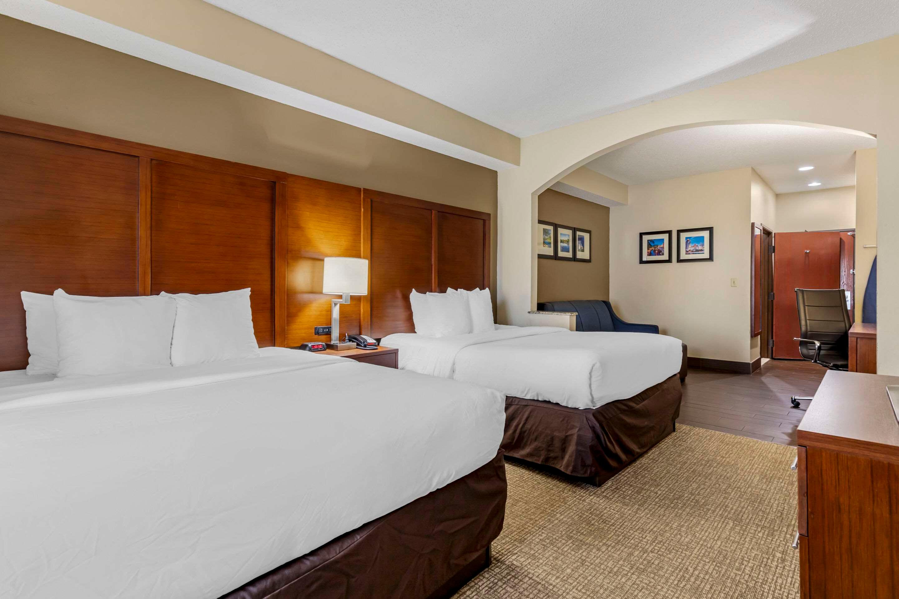 Suite, 2 Queen Beds