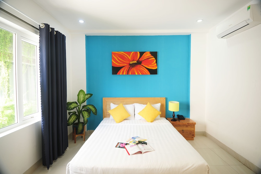 DELUXE, DOUBLE BED