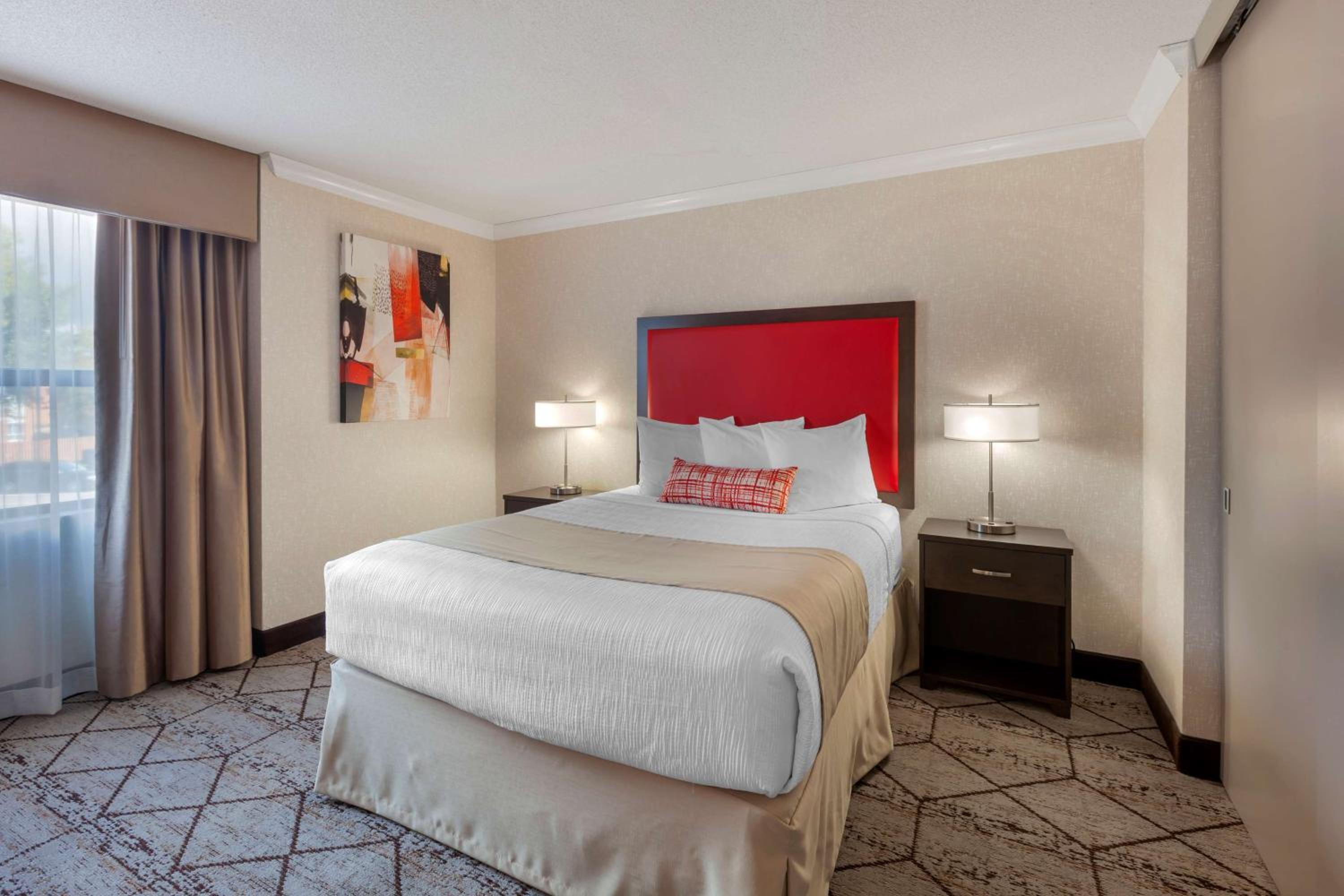Suite, Queen Bed, Kitchenette
