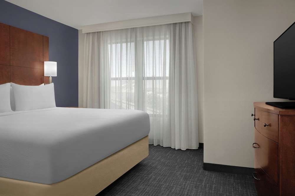 جناح بسرير كينج بغرفة نوم واحدة مع أريكة، Residence Inn San Diego Oceanside 2/10