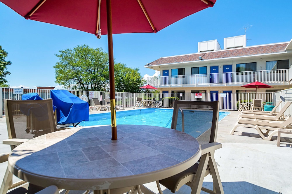 Motel6 Pueblo, CO - I-25 50/52