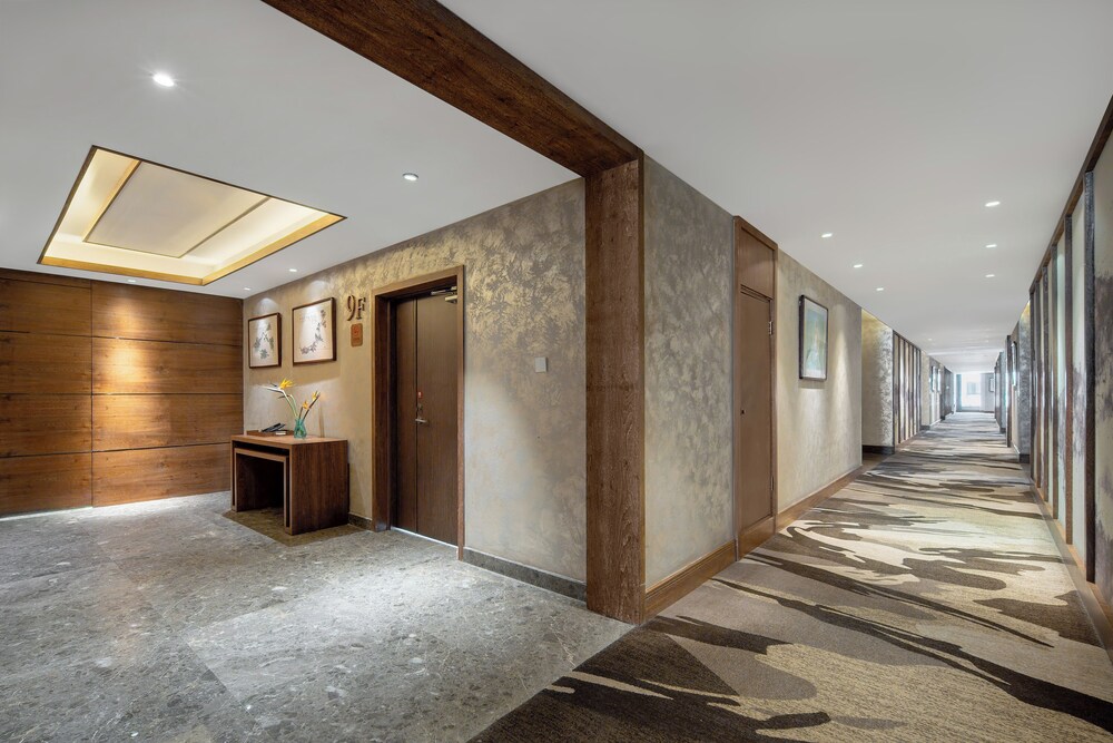 Grand Mercure Kunming South 7/47