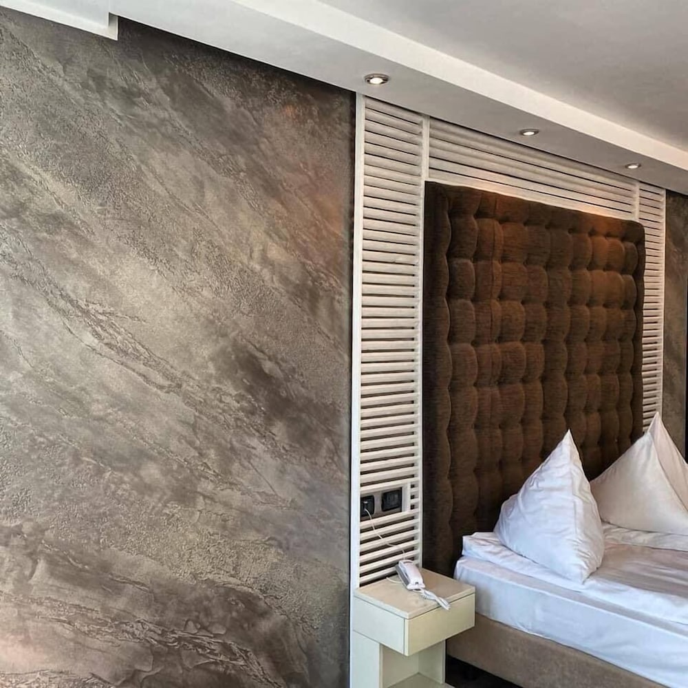 Paradis Hotel 13/34