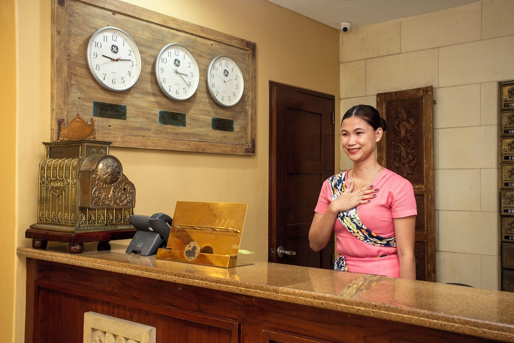 Crown Regency Prince Resort 7/35