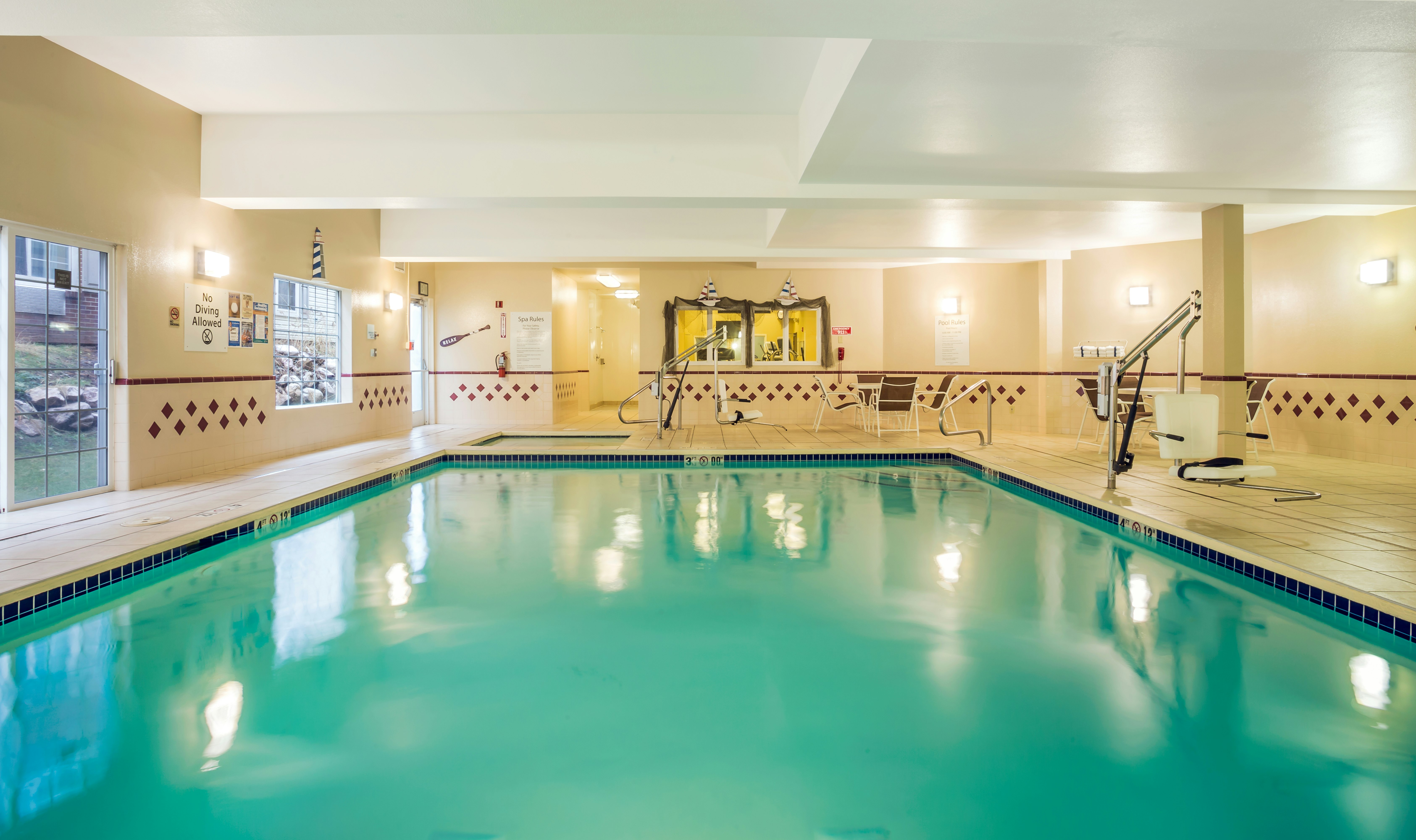 Holiday Inn Express Layton 26/46