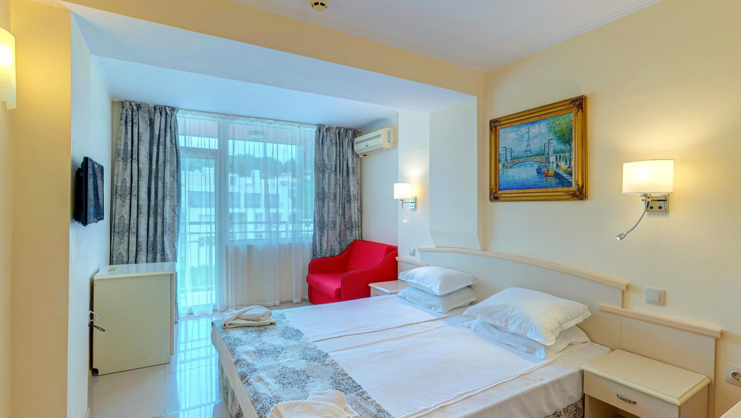 Room, Double or Twin Bed