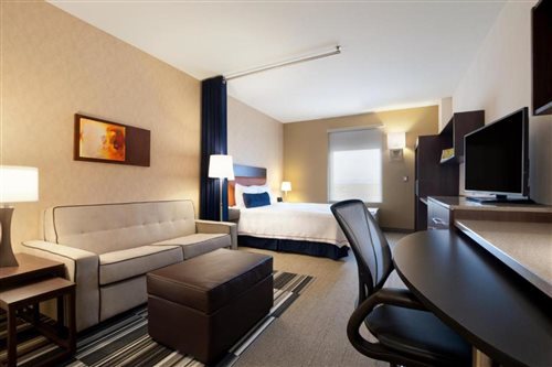 Suite, Queen Bed, Accessible