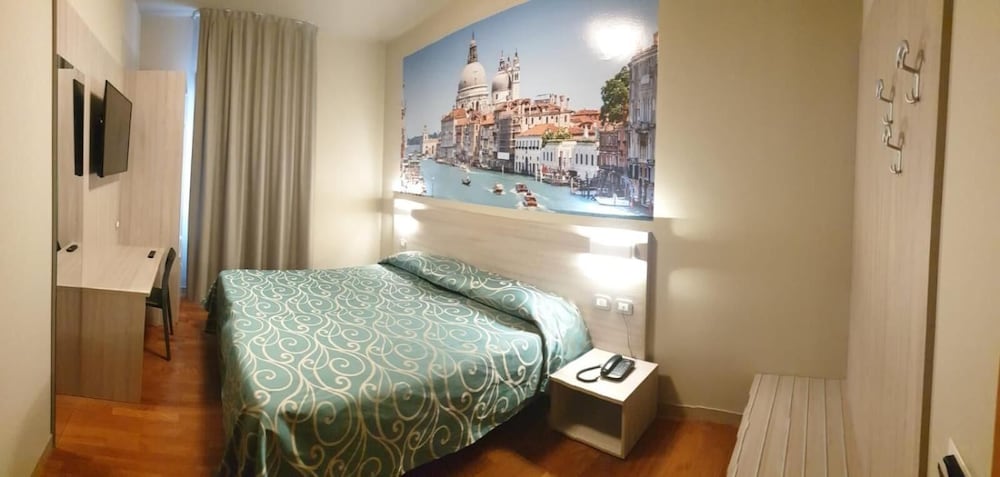 Hotel Altieri 33/55