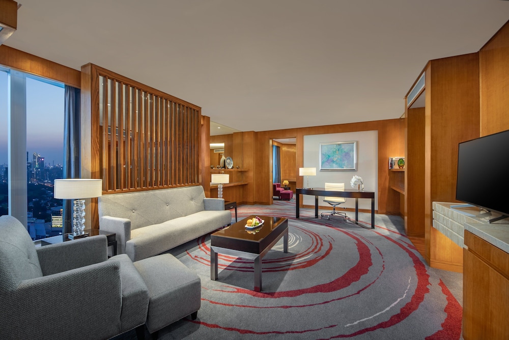 Crowne Plaza Shenzhen Futian 46/86