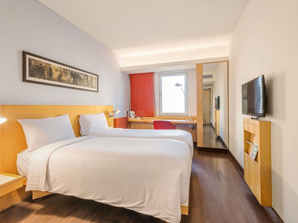 ibis Gurgaon Golf Course Road 22/72
