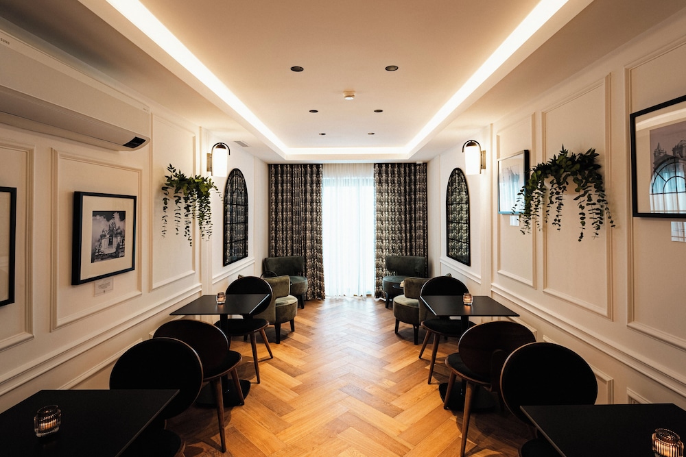 Royale Sainte Helene Boutique Hotel 42/57