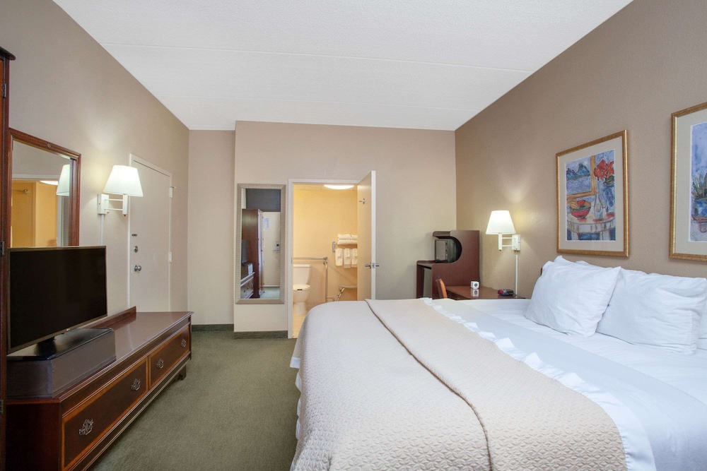 Days Inn By Wyndham Statesboro 17/22