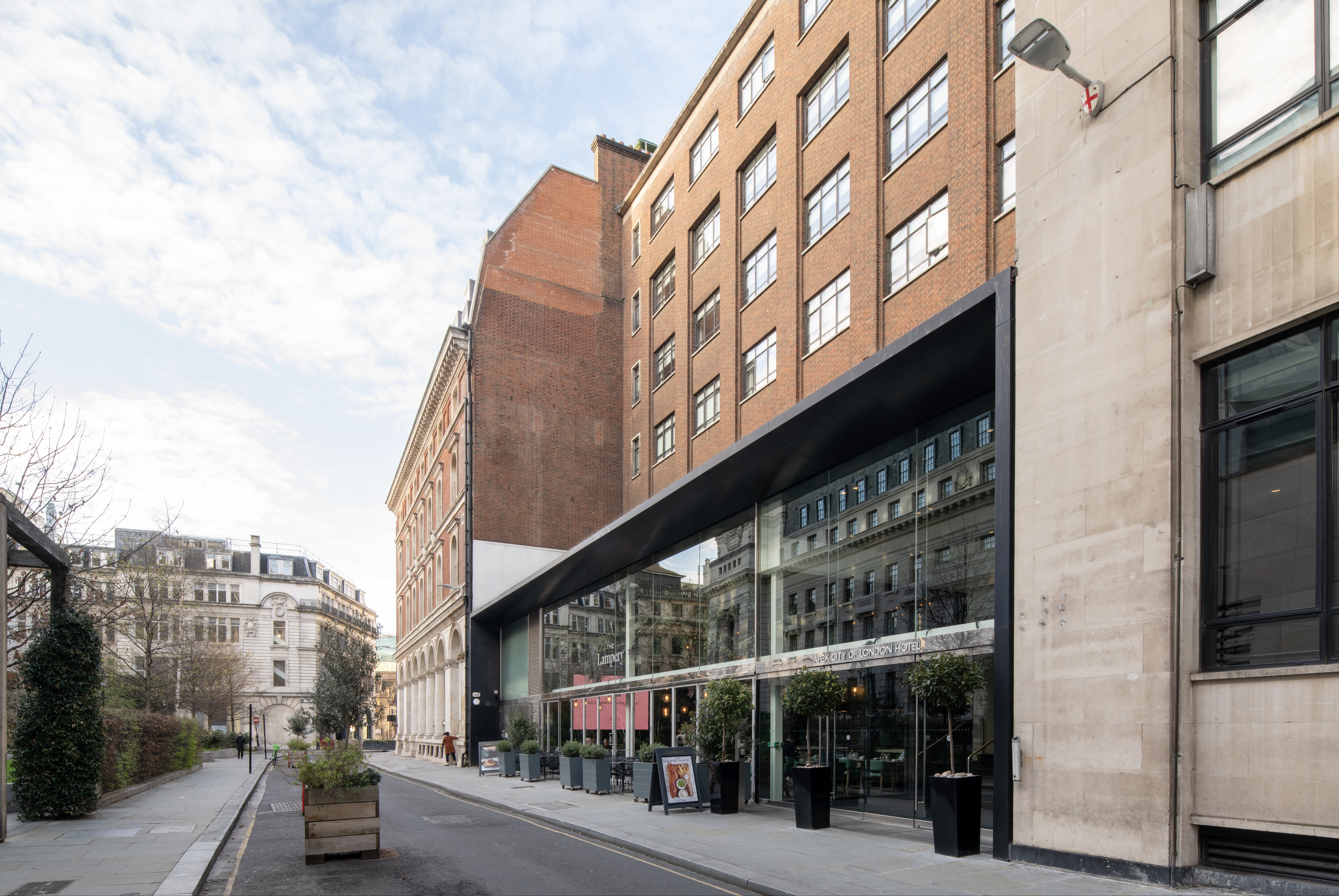 APEX CITY OF LONDON 51/55