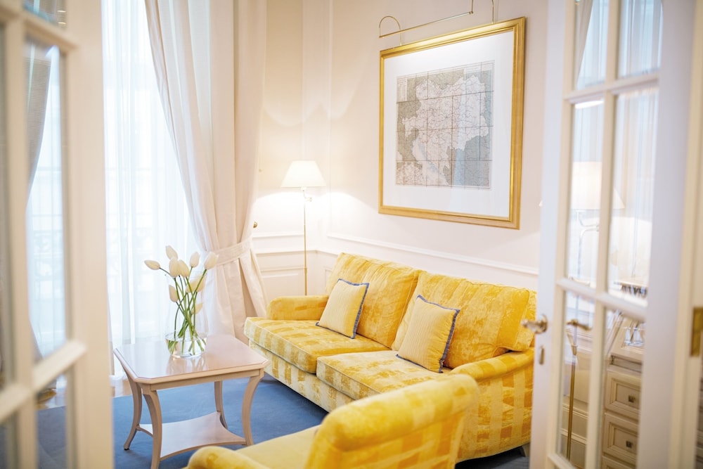 Palais Coburg Residenz 52/85