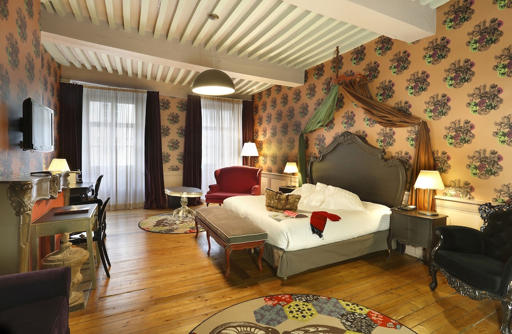 Hotel De Paris 40/57