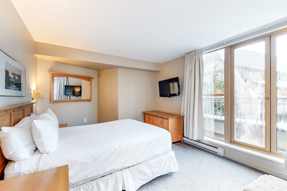 Whistler Peak Lodge 27/53