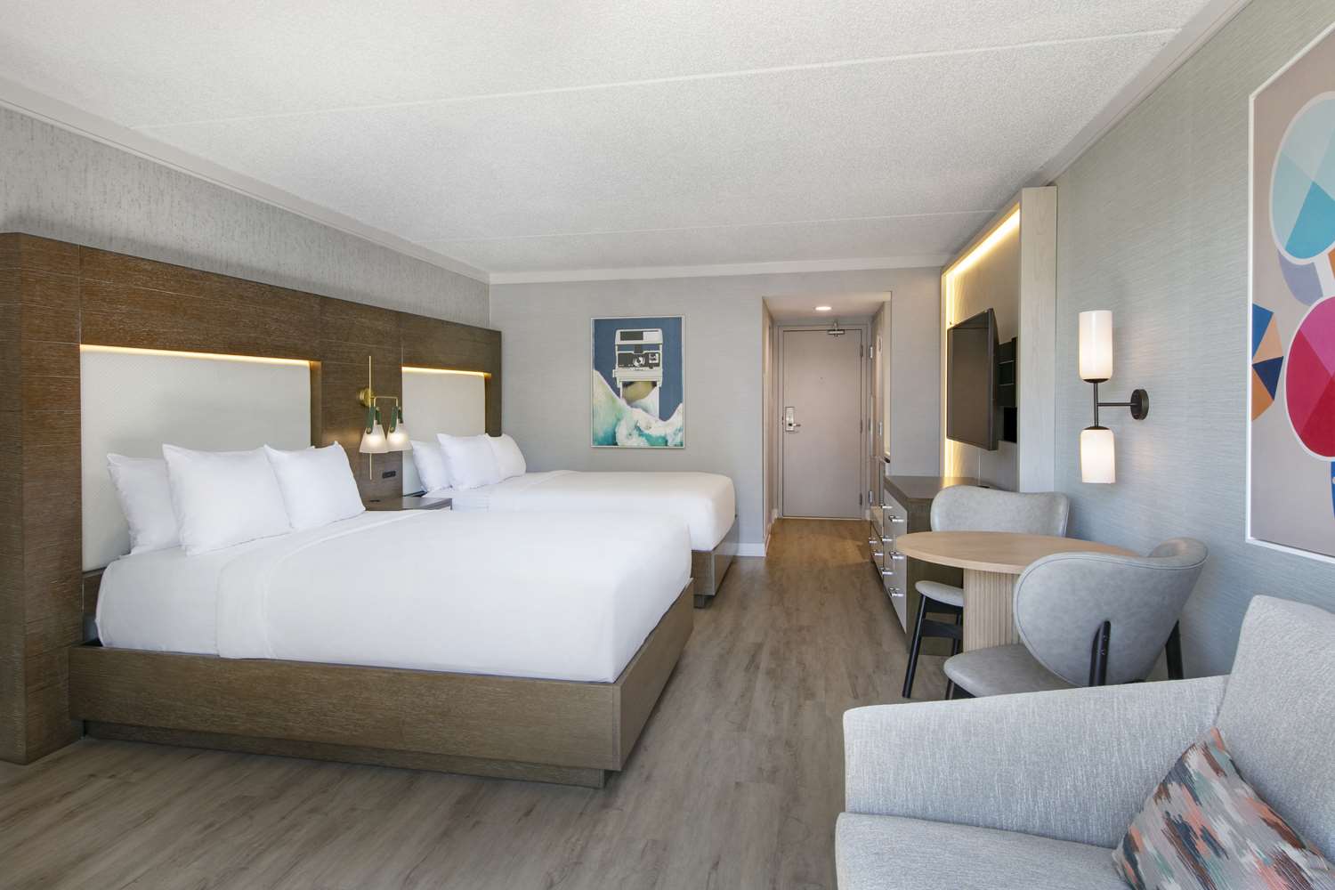 Room, 2 Queen Beds, Pool View