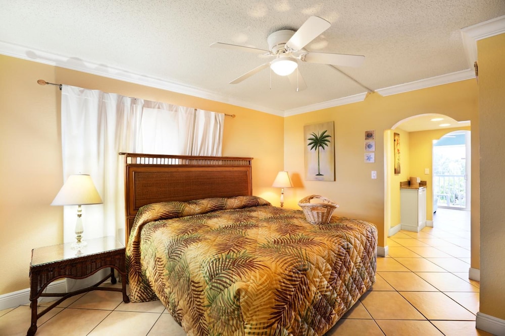 Barefoot Beach Hotel 21/70