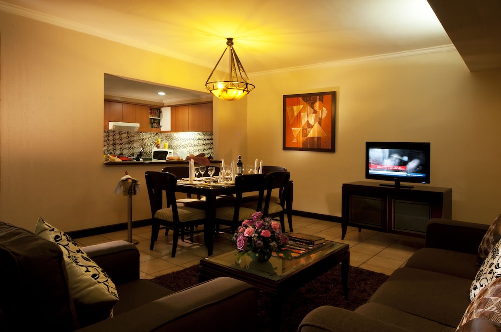 Grand Tropic Suites Jakarta 38/64