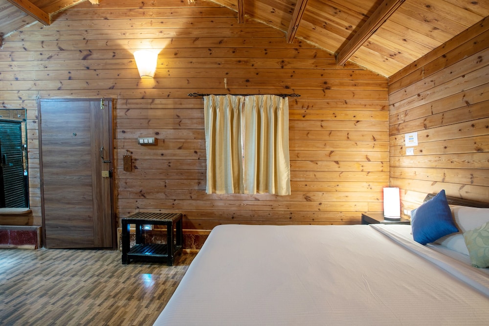 Stonewater Eco Resort 25/50
