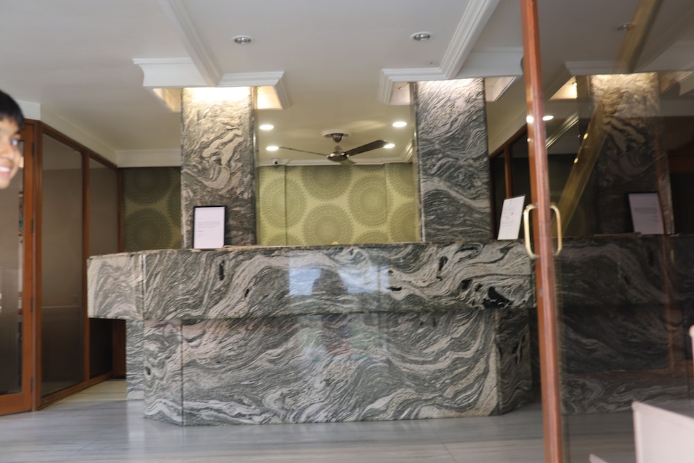 HOTEL GRG 7/27
