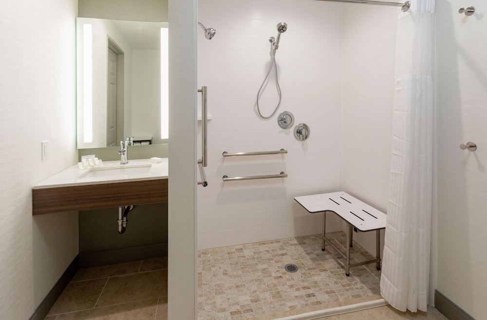 Hilton Garden Inn Minneapolis St. Paul-Shoreview 18/57