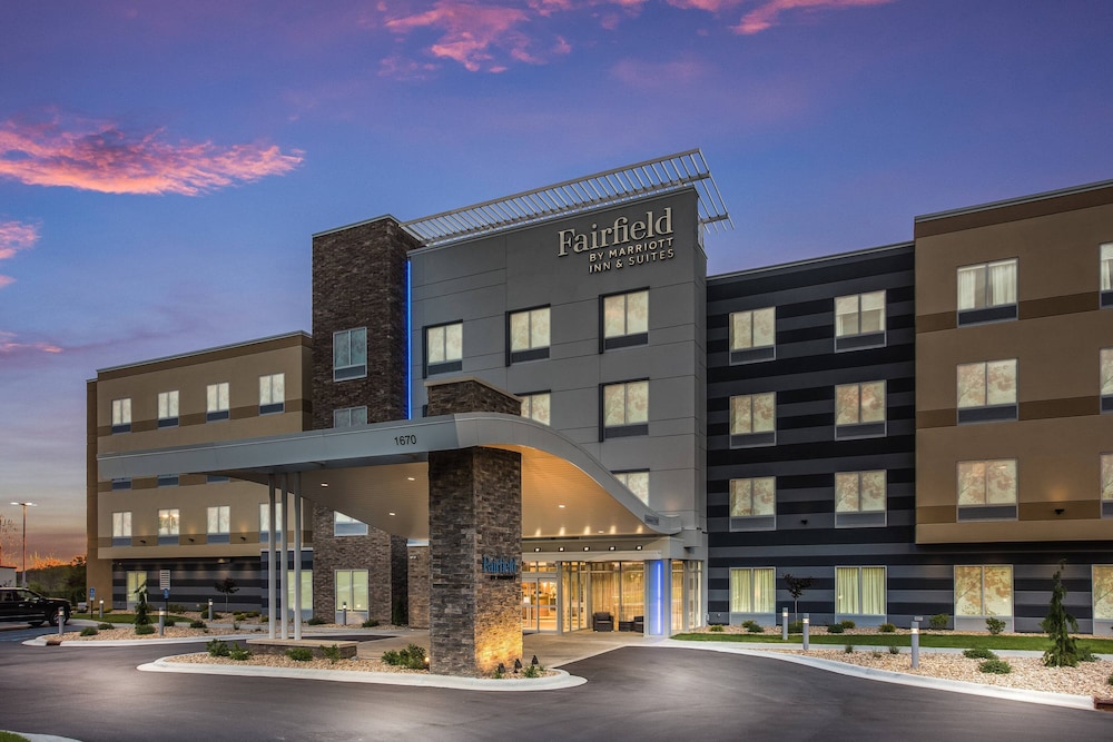 Fairfield Inn & Suites by Marriott Rolla 3/46